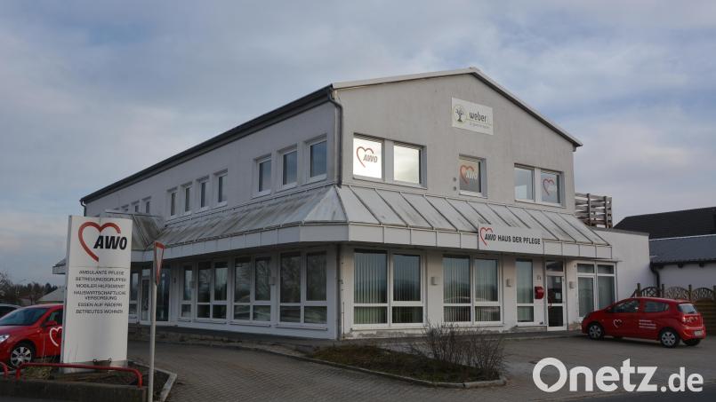 Verkauft wurde das „AWO-Haus der Pflege“ in der Marktredwitzer Straße. Die Arbeiterwohlfahrt hat jetzt nur noch das Erdgeschoss gemietet. Im Obergeschoss ist bereits eine Ergotherapeut eingezogen, ein weiterer Mieter wird noch gesucht. Bild: jr