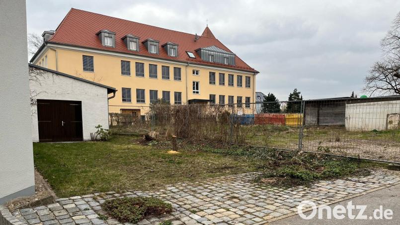 Bei einer Begehung im Vorfeld der Erweiterung des Feuerwehrhauses wurde am 6. März ein Knochenstück gefunden. Bild: ihl