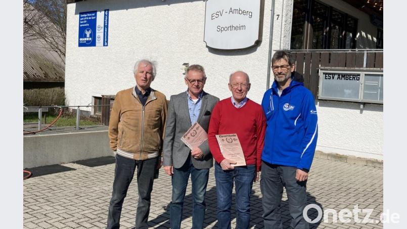 Die Geehrten beim ESV Amberg (von links): Bernhard Saurenbach, Ludwig Koller, Günter Schlagenhaufer und Robert Schißlbauer. Bild: Philipp Bäumler/exb