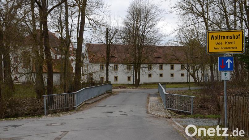 Das Schloss Wolframshof bietet den geeigneten Rahmen für die Bio-Meile der Steinwald-Allianz, die damit auch ihr 20-jähriges Bestehen feiert. Bild: ak