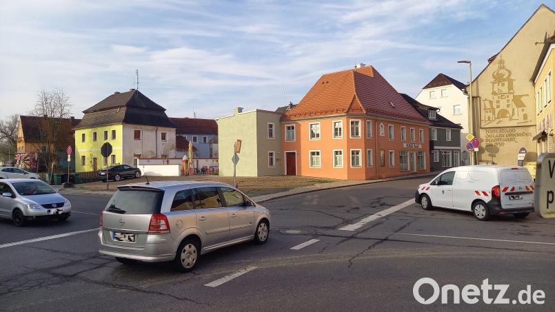 Der Umbau der Haas-Kreuzung in Pfreimd beginnt am 18. März und wird in drei Bauabschnitten abgewickelt. Bild: Bugl