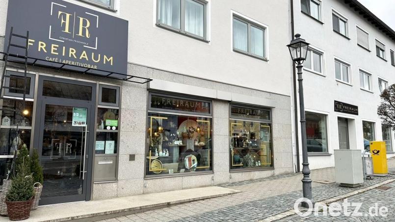 Noch mehr &quot;Freiraum&quot; wird es künftig in Vohenstrauß geben. Christian Frischholz erweitert sein Ladengeschäft um die ehemalige Buchhandlung Rupprecht gleich nebenan. Bildmontage: Graphic Design Veronika Sturm