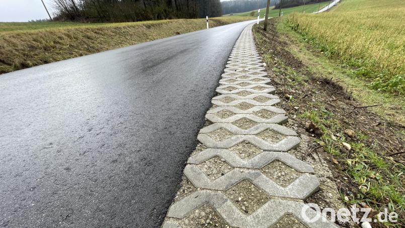 Die sanierte Gemeindeverbindungsstraße von Sunzendorf nach Dollmannsberg steht noch mit einem Restbetrag im Investitionsplan. Bild: ge
