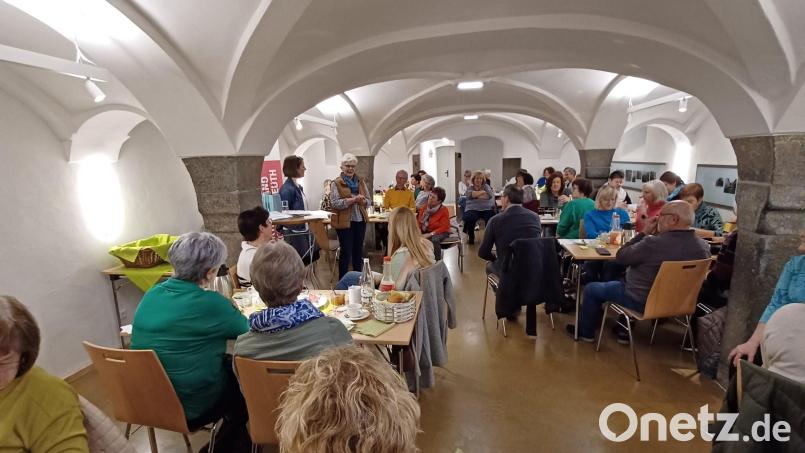 Großes Interesse fand ein Frühstück der Frauen-Union im Gewölbesaal des Schafferhofs. Bild: Inge Härtl/exb
