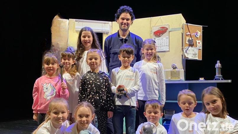 Die Kinderjury stimmte für das Gewinnerstück „Armstrong – Die abenteuerliche Reise einer Maus zum Mond“. Es überzeugte die Kinder-Juroren. Bild: Ingeborg Waldherr/exb