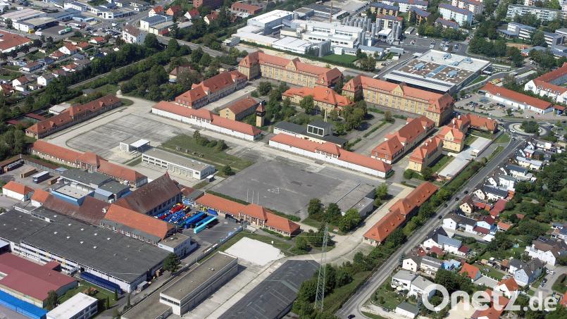 Das Areal der Leopoldkaserne in Amberg von oben. Eine neu zu gründende Stadtentwicklungsgesellschaft soll das Gelände direkt von der Bundesanstalt für Immobilienaufgaben erwerben und entwickeln. Bild: Georgi