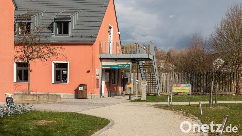 Die Tourist-Information in Bärnau ist in einem Gebäude am Eingang in den Geschichtspark angesiedelt und hat das ganze Jahr über geöffnet. Vom Frühjahr bis zu Herbst bietet sie beispielsweise Stadtführungen in der Bärnauer Altstadt an, ein Angebot das 2022 von der Tourist-Info-Verantwortlichen Ilona Hunsperger etabliert wurde. Sie berichtete im Stadtrat über das Jahr 2023. Bild: Susanne Forster