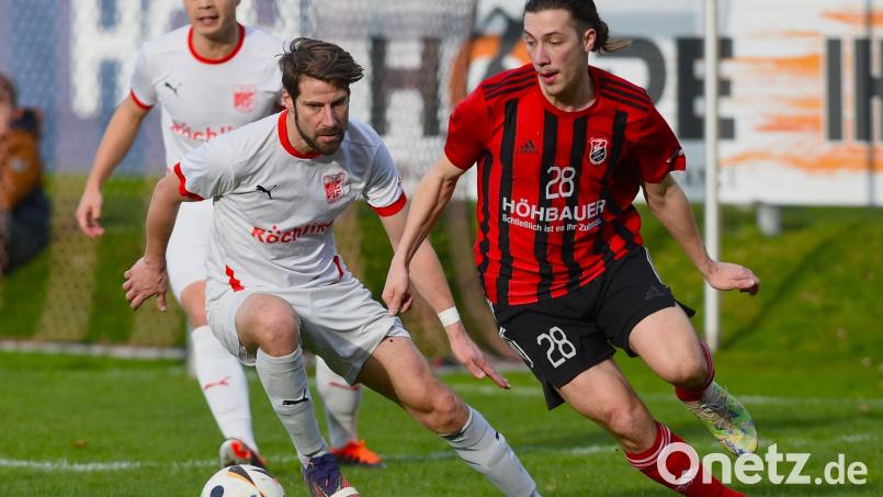 Torjäger Erol Özbay (rechts) brachte den SC Luhe-Wildenau in Führung. Bild: Büttner, Gerhard