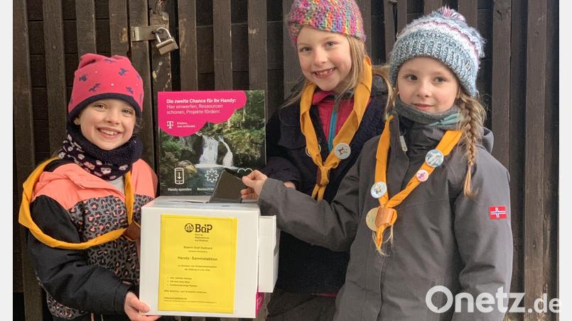 Wollen alte Handys wiederverwenden oder recyceln: Die Pfadfinder vom Stamm Graf Gebhard haben eine Sammelaktion gestartet. Bild: Amelie Trösch/exb