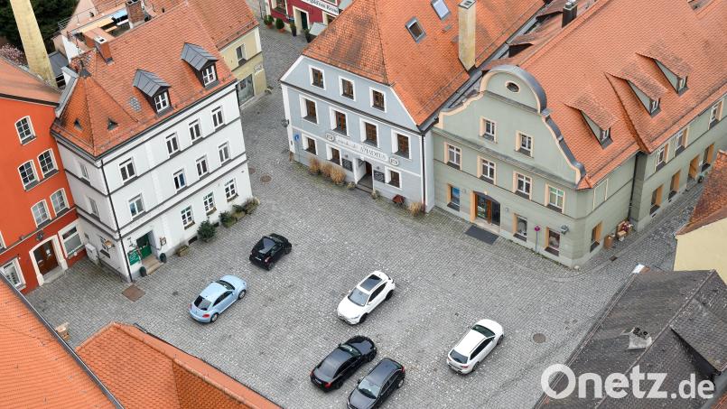 Der Salzstadelplatz in Amberg soll grüner werden. Die Frage ist nur: Wie grün? Bild: Petra Hartl