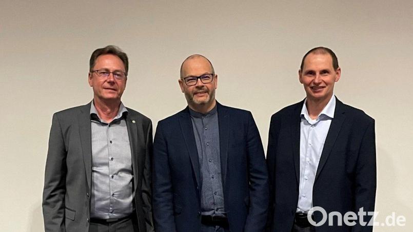 Der neue Vorstand von REFA Amberg (von links): Manfred Ederer (Stellvertreter), Jörg Rischmann (Vorsitzender) und Günther Niebler (Stellvertreter) Bild: Kathrin Ederer/exb