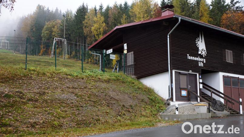 Das Aus für den Tannenberglift (Bild) bedeutet nicht das Ende der Bergwacht Tannenberg. Ihre Einsätze sind seit Jahren ohnehin meist in der schneefreien Zeit. Archivbild: bkr