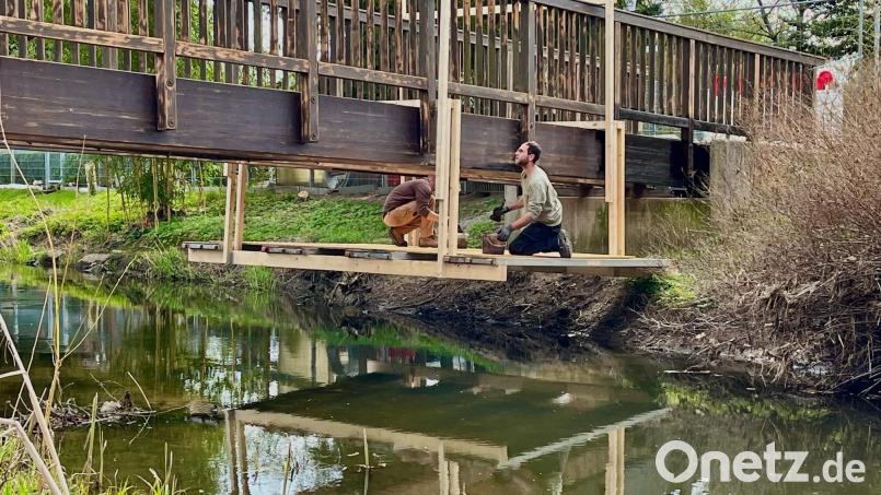 Die Brücke zwischen Sparda-Bank-Stadion und Turnerweg wird instandgesetzt und ist deswegen bis zum Ende der Osterferien gesperrt. Bild: Gabi Schönberger