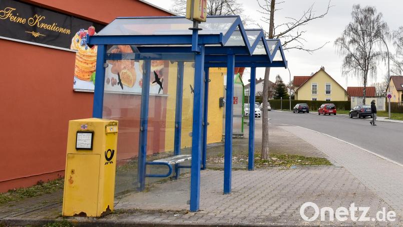 Die Bushaltestelle in der Friedrich-Ebert-Straße in Amberg: Ab 1. April hält die Linie 4 hier wieder. Bild: Stephan Huber