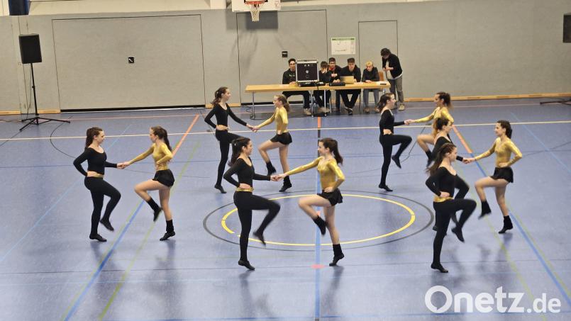 Die siegreichen Mädchen des Elly-Heuss-Gymnasiums Weiden bei ihrer Tanzdarbietung. Bild: khg