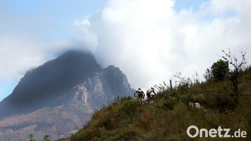 Beim &quot;Cape Epic&quot; in Südafrika geht es über Stock und Stein. Die Auflage 2024 entschieden die in Pleußen bei Mitterteiche wohnende Niederländerin Anne Tepstra und die Schweizerin Nicole Koller in der Frauen-Wertung für sich. Bild: Kim Ludbrook