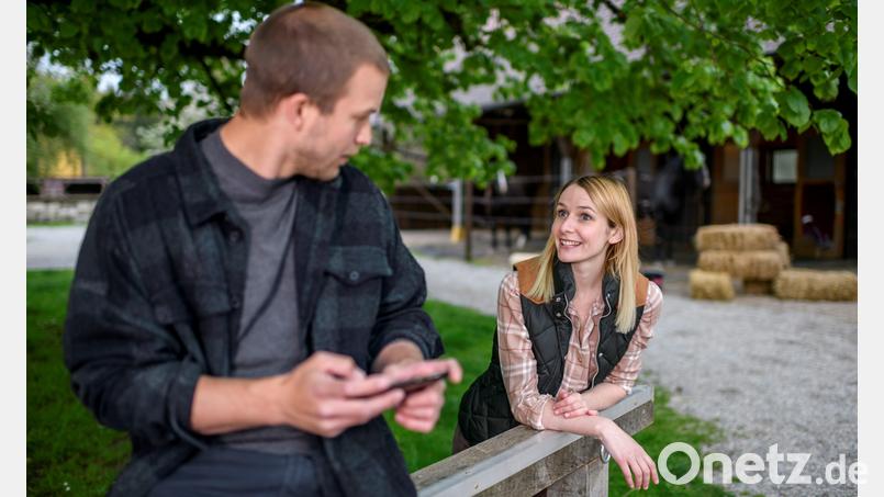 Julia Gruber als Amelie Limbach mit Florian Frowein als Tim Saalfeld bei "Sturm der Liebe" Bild: Christof Arnold/ARD