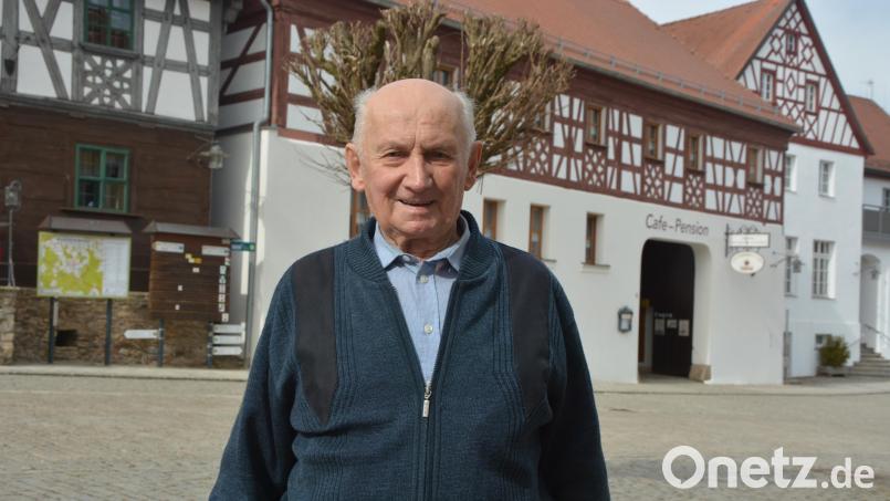 Werner Altnöder feiert am Samstag, 30. März, seinen 90. Geburtstag. Der frühere Zweite und Dritte Bürgermeister eröffnete einst auf dem Marktplatz in Bad Neualbenreuth ein Lebensmittelgeschäft, er zählt auch zu den Gründungsmitgliedern des TSV Neualbenreuth. Bild: jr