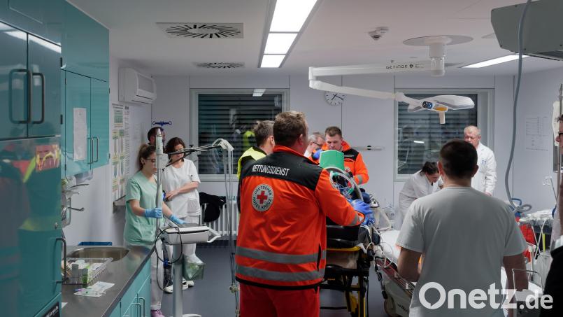 Das Tirschenreuther Krankenhaus meldet sich von der rettungsdienstlichen Versorgung ab Gründonnerstag ab. Die Notaufnahme, hier bei einer Übung vor Inbetriebnahme des völlig modernisierten OP-Trakts 2019, hat in der bisherigen Form ausgedient. Archivbild: tr