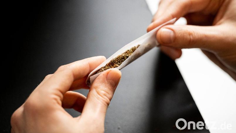Ab heute ist es erlaubt, Cannabis zu rauchen. Bild: Hannes P Albert/dpa