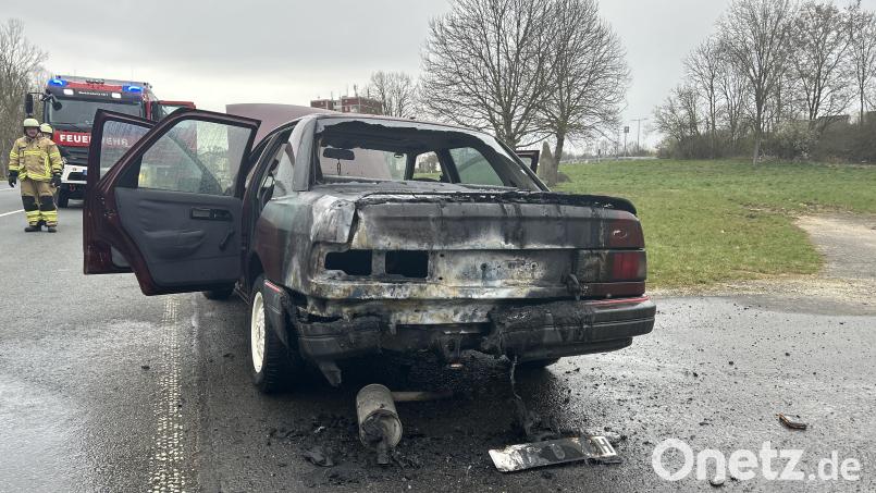 Ausgebrannt ist der Kofferraum dieses alten Fords. Bild: Polizei Marktredwitz/exb