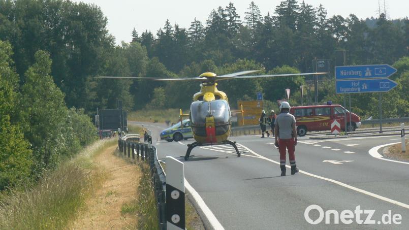 Ein Unfall im Juni 2023 in der Nähe der A 6 bei Leuchtenberg sorgte in der Region für Aufsehen. Zwei Frauen und drei Kinder wurden schwer verletzt. Nach dem Fahrer, ein Schleuser aus Georgien, wurde gefahndet. Archivbild: dob