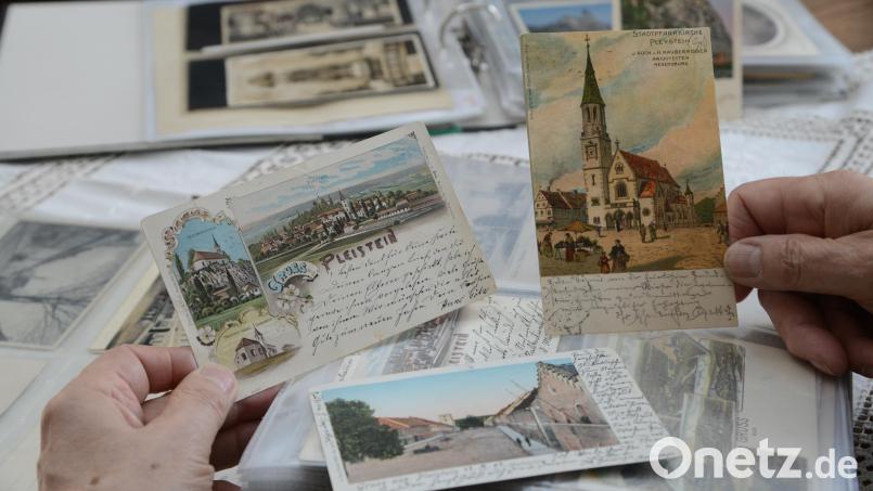 Die Postkarten wurden vor über einhundert Jahren per Hand gemalt und nachträglich coloriert. Die Rückseite diente nur zur Aufnahme der Adresse des Empfängers. Grüße mussten in das Bild auf der Karte geschrieben werden. Bild: bey