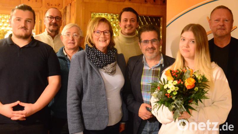 Der neue Vorstand der Freien Wähler Weiden. Markus Emmerich (Dritter von rechts) wurde zum neuen Vorsitzenden bestimmt. Bild: Kunz