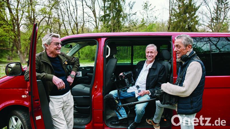 Franz Gernst (links) und seine zwei Freunde sind seit Jahrzehnten unterwegs, um Orte und Geschichten zu entdecken. Die Erlebnisse sind nun unter anderem in &quot;Gernstls Reisen - Auf der Suche nach irgendwas&quot; zu sehen. Bild: Megaherz/exb
