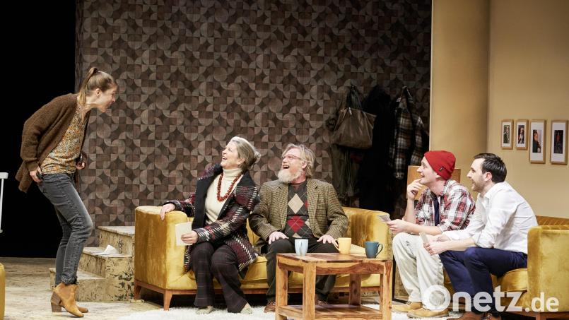 „Die lieben Eltern“ heißt das Stück, das das Ohnsorg-Theater Hamburg in Amberg spielt. Bild: Oliver Fantitsch/exb