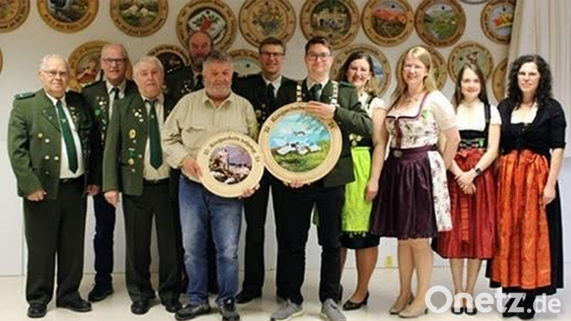 Die Würdenträger und die Vereinsmeister der Schützengesellschaft Birgland-Betzenberg. Bild: sis