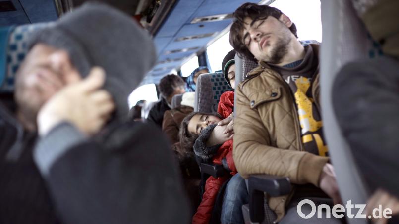 Man denkt, es gibt angenehmeres als jeden Tag mit dem Bus zur Arbeit zu fahren. Doch auch das Busfahrten hat seine schönen Seiten, findet Volontärin Stefanie Swann. Bild: Socrates Baltagiannis