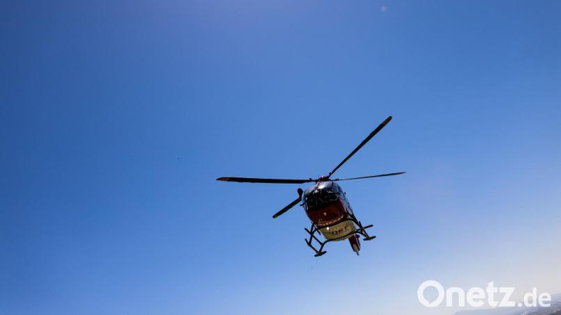 Ein Rettungshubschrauber setzt zur Landung an. Bild: Philipp von Ditfurth/dpa/Symbolbild