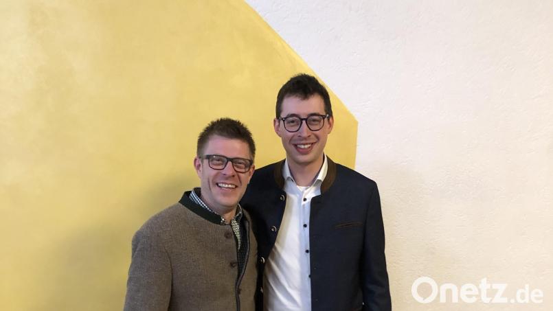 Holger Lottes (links) und Jonas Kauper sind die neuen Jagdpächter in Waldeck. Bild: Hans Prieschenk/exb
