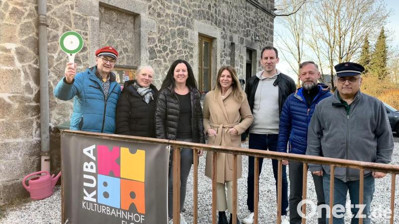 Der Kuba-Gründungsvorstand (von links): Schatzmeister Wolfgang L. Schmidt, stellvertretende Vorsitzende Christine Schreiber, Vorsitzende Nadine Gralla-Sommer, Gründungsmitglied Margit Sommer, Beisitzer Jan Sommer, Schriftführer Heiko Gralla und Beisitzer Dieter Moser. Bild: Julia Schmidt/exb
