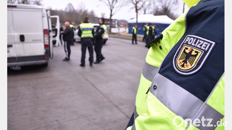 Immer wieder erwischt die Bundespolizei Waidhaus Straftäter, nach denen gesucht wird, weil sie Geldstrafen nicht bezahlt haben. Bild: Bundespolizei Waidhaus