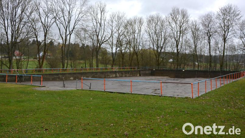 Mittelfristig soll das Naturbad in Pechbrunn wieder auf Vordermann gebracht und attraktiver werden. Ziel ist die Schaffung eines wohnortnahen Freizeitangebotes. Bild: jr