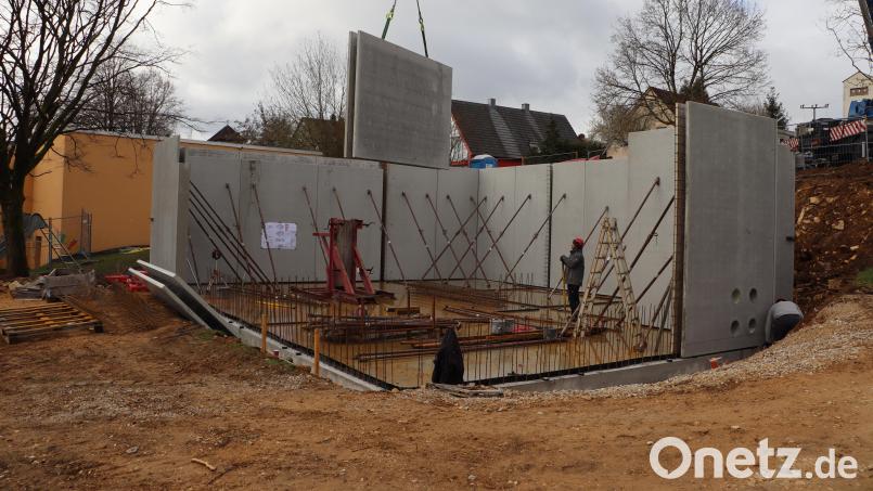 Die Wärmeplanung ist ein wichtiges Thema für die Eigenheimer. In Edelsfeld laufen derzeit Bauarbeiten für die Fernwärmeversorgung. Bild: gru
