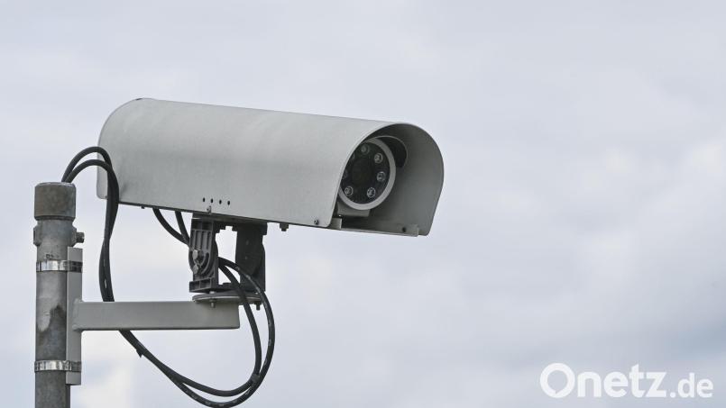 Am Weidener Macerata-Platz möchte die Mehrheit des Weidener Stadtrats zumindest prüfen, ob Videoüberwachung möglich ist. Symbolbild: Patrick Pleul/dpa