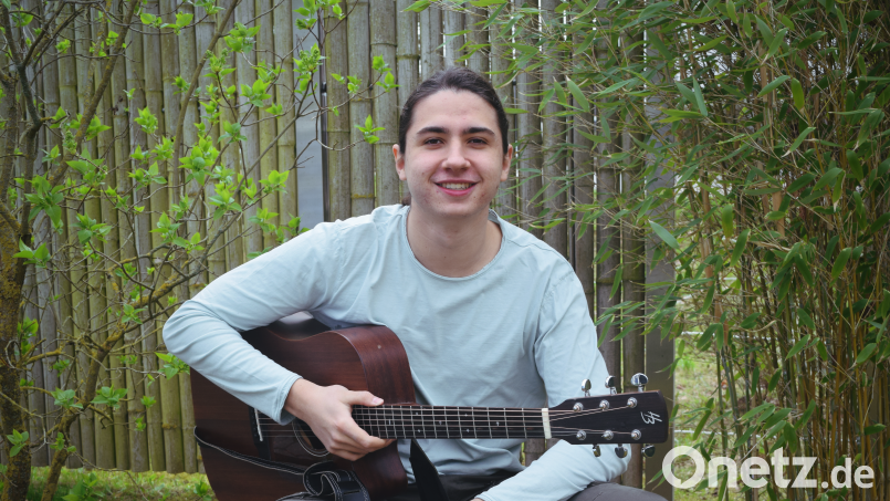 Noah Krebs alias &quot;Widergrollen&quot; spielt am Sonntag, 14. April, um 1.30 Uhr in der Stadtkirche St. Vitus Burglengenfeld. Bild: Bernhard Krebs/exb