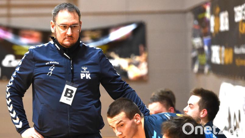 Trainer Philipp Kaufmann (links) und die HSG Weiden empfangen Forchheim. Bild: btg