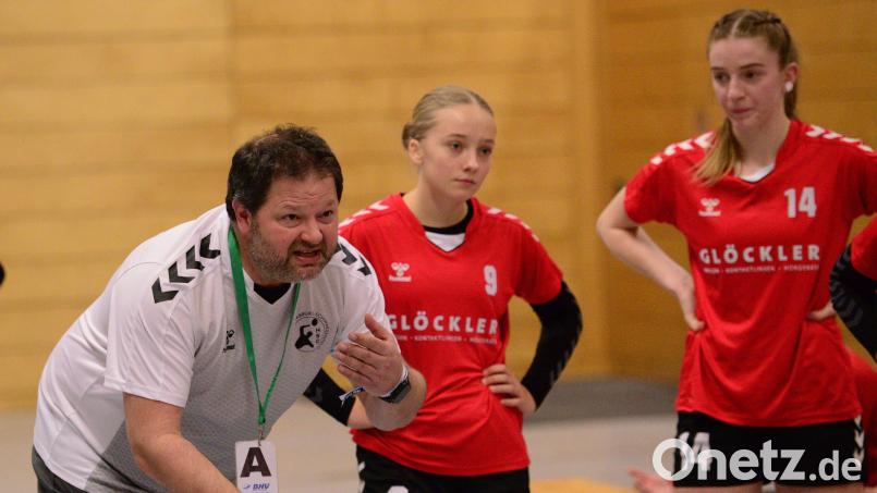 Trainer Bernd Eckl (links) verspricht, dass sine Mädels am Sonntag nochmals alles geben werden. Bild: ham