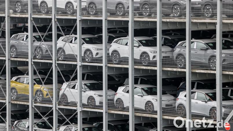 Ein Autofahrer hat im KEC-Parkhaus in Marktredwitz ein Auto angefahren. Symbolbild: Jan Woitas/dpa-Zentralbild/dpa/Symbolbil