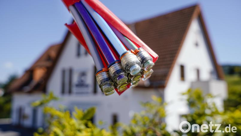 73 Adressen im Gemeindegebiet sollen über die „Gigabit-Richtlinie Bund 2.0“ mit Glasfaserleitungen an das schnelle Internet angeschlossen werden. Bild: Uwe Anspach/dpa