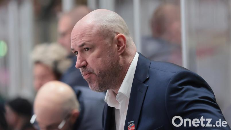 Ryan Foster wird in der neuen Spielzeit nicht mehr Trainer der Selber Wölfe sein. Bild: Mario Wiedel