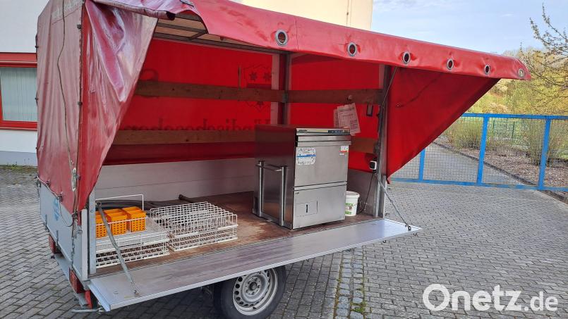 Das Geschirrmobil und die vielen anderen Dinge wie Biertischüberdachungen oder Veranstaltungstechnik will die Stadt Windischeschenbach nur noch an örtliche Vereine und Non-Profit-Organisationen ausleihen. Bild: Andreas Bogner