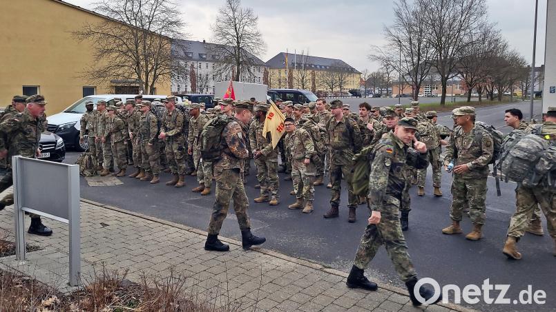 Vor dem Start erhalten die Teilnehmer des Leistungsmarsches eine Einweisung. Bild: R. Kreuzer