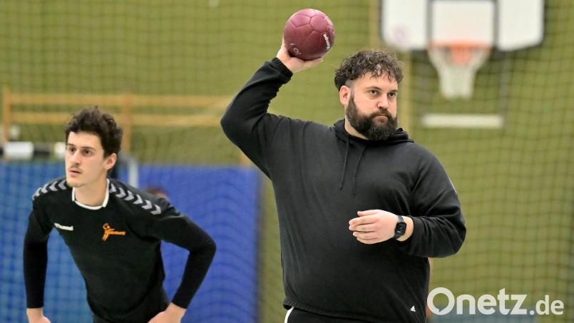 Trainer Christof Heiduk (rechts) und seine HG-Handballer wollen Platz vier in der BOL verteidigen. Archivbild: Hubert Ziegler