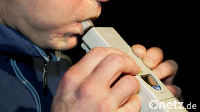 Ein Atemalkoholtest ergab einen Wert von über 1,1 Promille. Symbolbild: Uli Deck/dpa