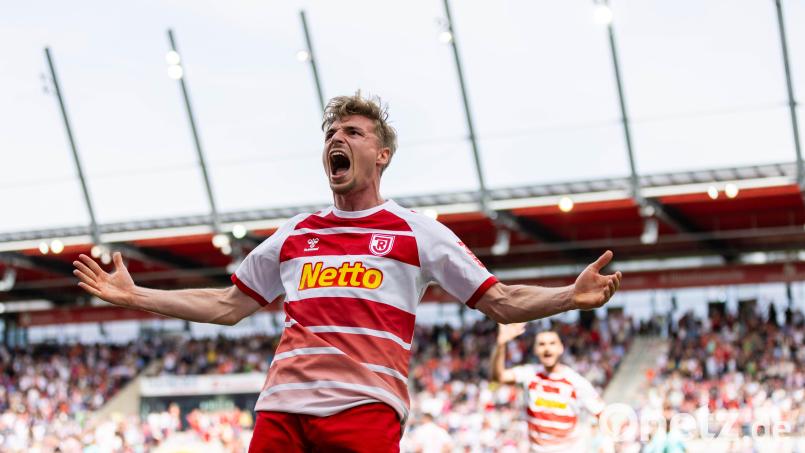 Elias Huth jubelt nach seinem Tor zum 1:1. Bild: Sascha Janne